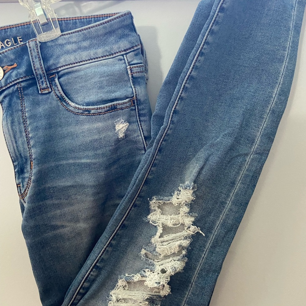American eagle ripped skinny jeans